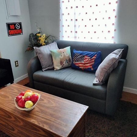 Stylish And Beautiful Condo Frederick Esterno foto